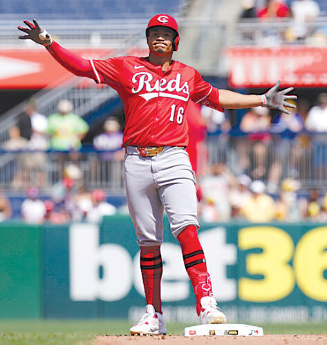 Pirates split with Reds after 14-8 loss